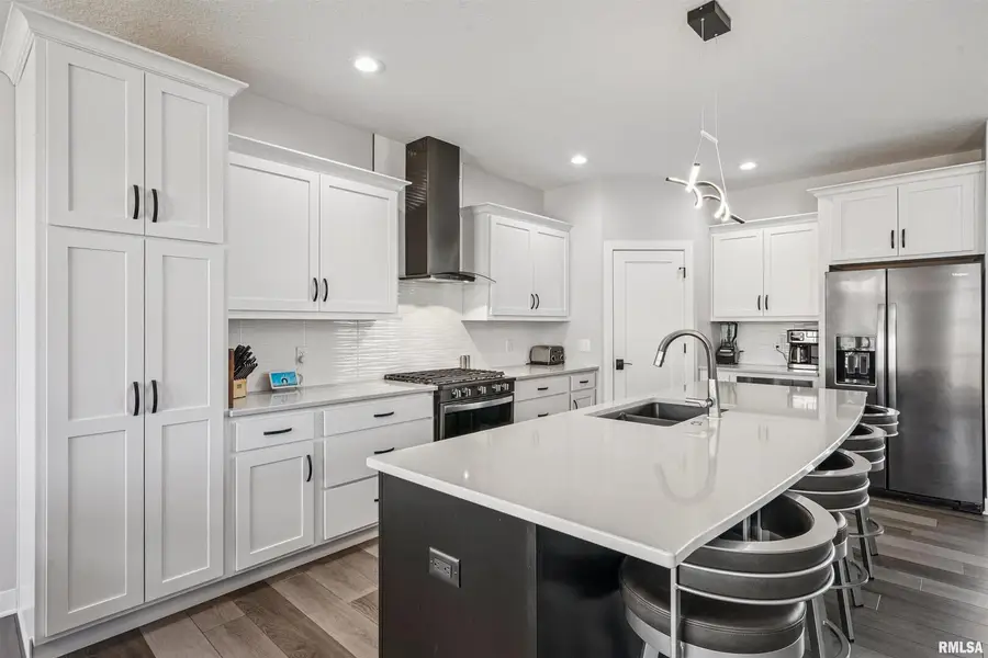 6152 Belle Ct Court, Davenport, IA 52807 - Image #3