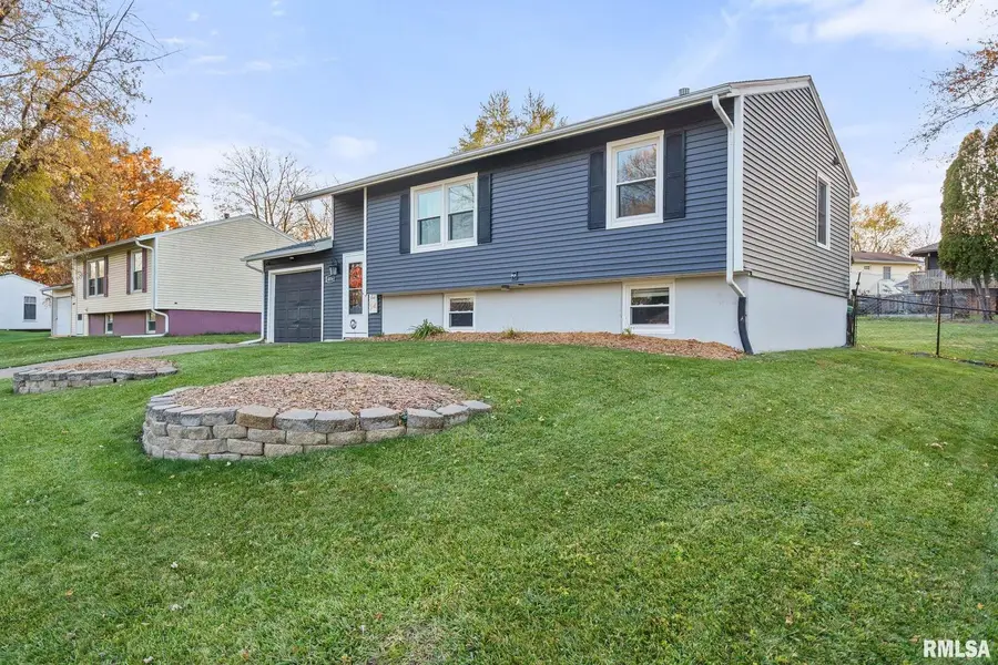 4036 Hillandale Road, Davenport, IA 52806 - Image #2