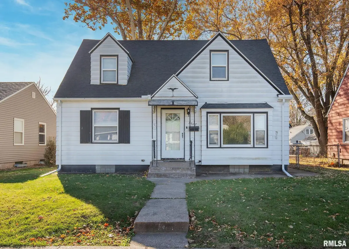 3017 Bellevue Avenue, Bettendorf, IA 52722 - Image #1