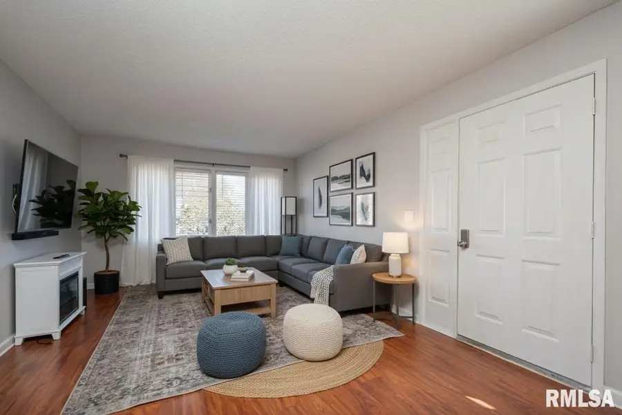 3752 Cedarwood Court, Bettendorf, IA 52722 - Image #3