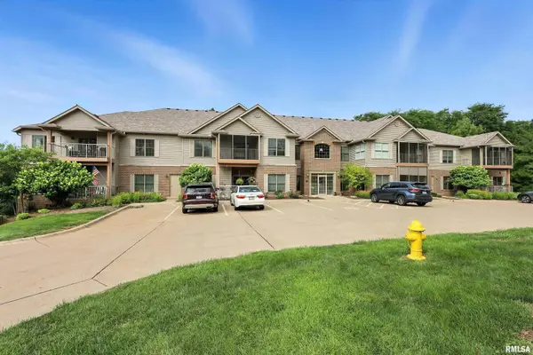1227 E Kimberly Road #5A, Bettendorf, IA 52722