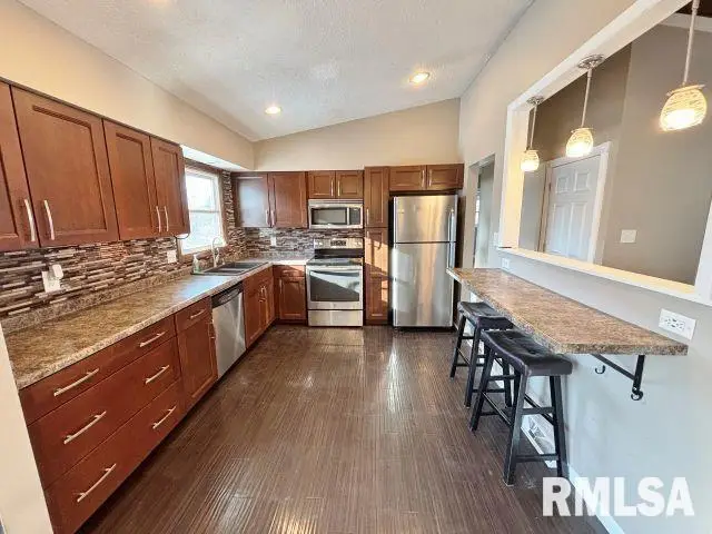 107 Park Lane Circle, Eldridge, IA 52748 - Image #3