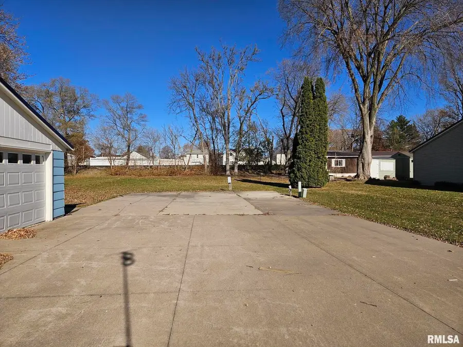 313 E 3rd Street, Wilton, IA 52778 - Image #2