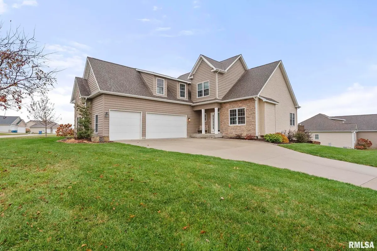 27 Blackstone Cir Circle, Le Claire, IA 52753 - Image #1
