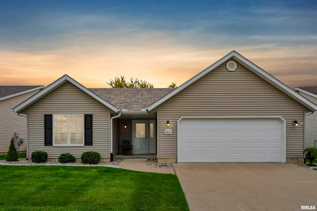 2037 Villa Pines Circle, Carbon Cliff, IL 61239 - Image #1