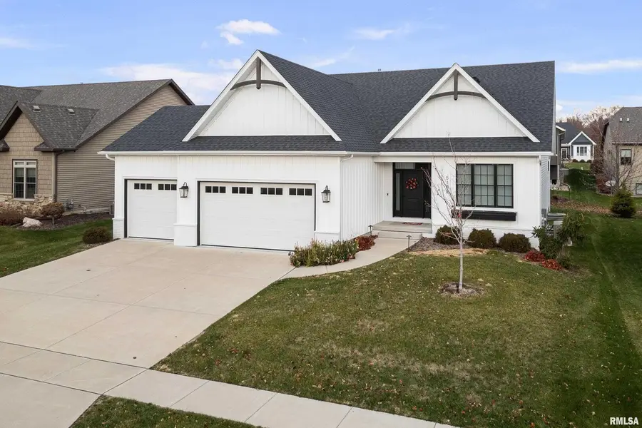 5188 S Richmond Circle, Bettendorf, IA 52722 - Image #2