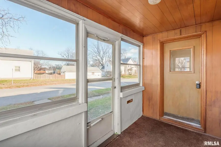 124 N Elmwood Avenue, Davenport, IA 52804 - Image #2