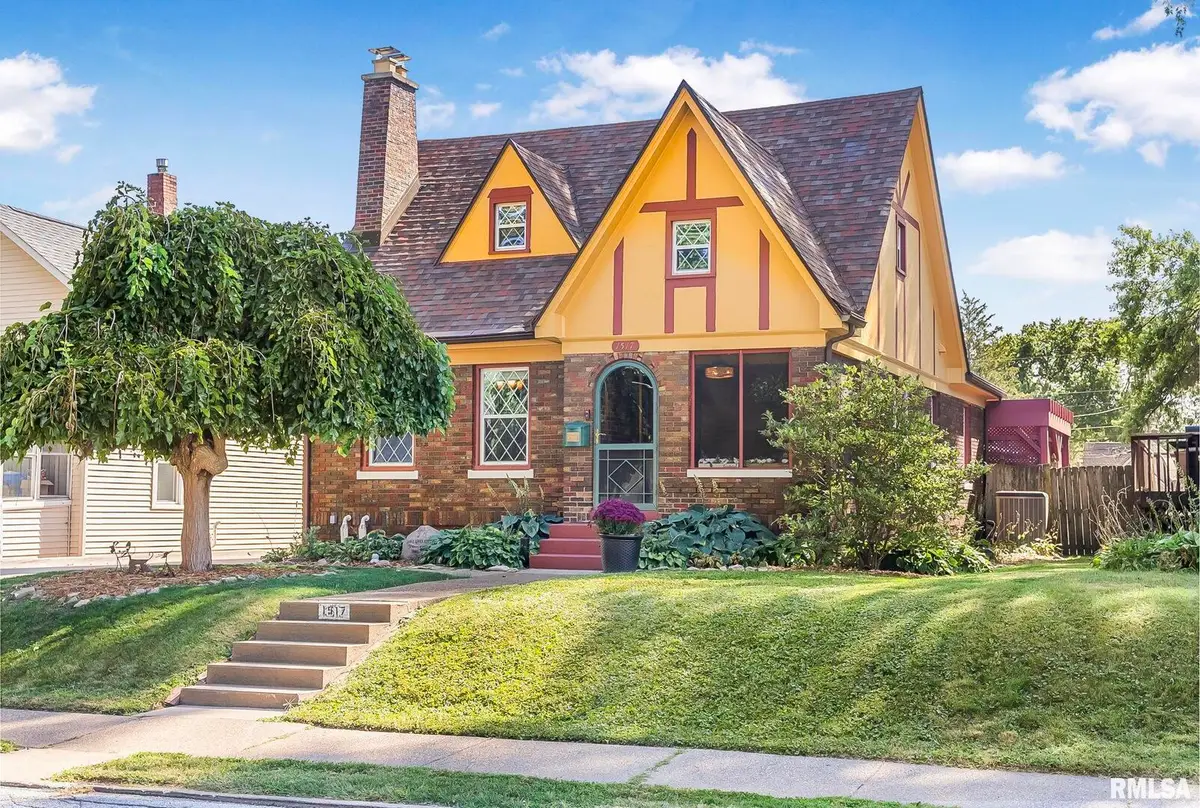 1517 W Lombard Street, Davenport, IA 52804 - #1