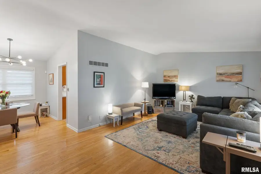 9 Parkwood Drive, Davenport, IA 52803 - Image #2