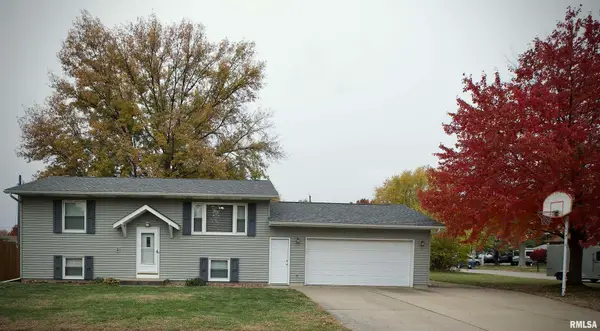 612 N 5th Place, Eldridge, IA 52748-1175