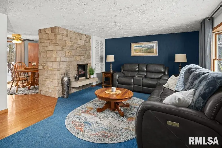 107 Orchard Court, Silvis, IL 61282 - Image #2