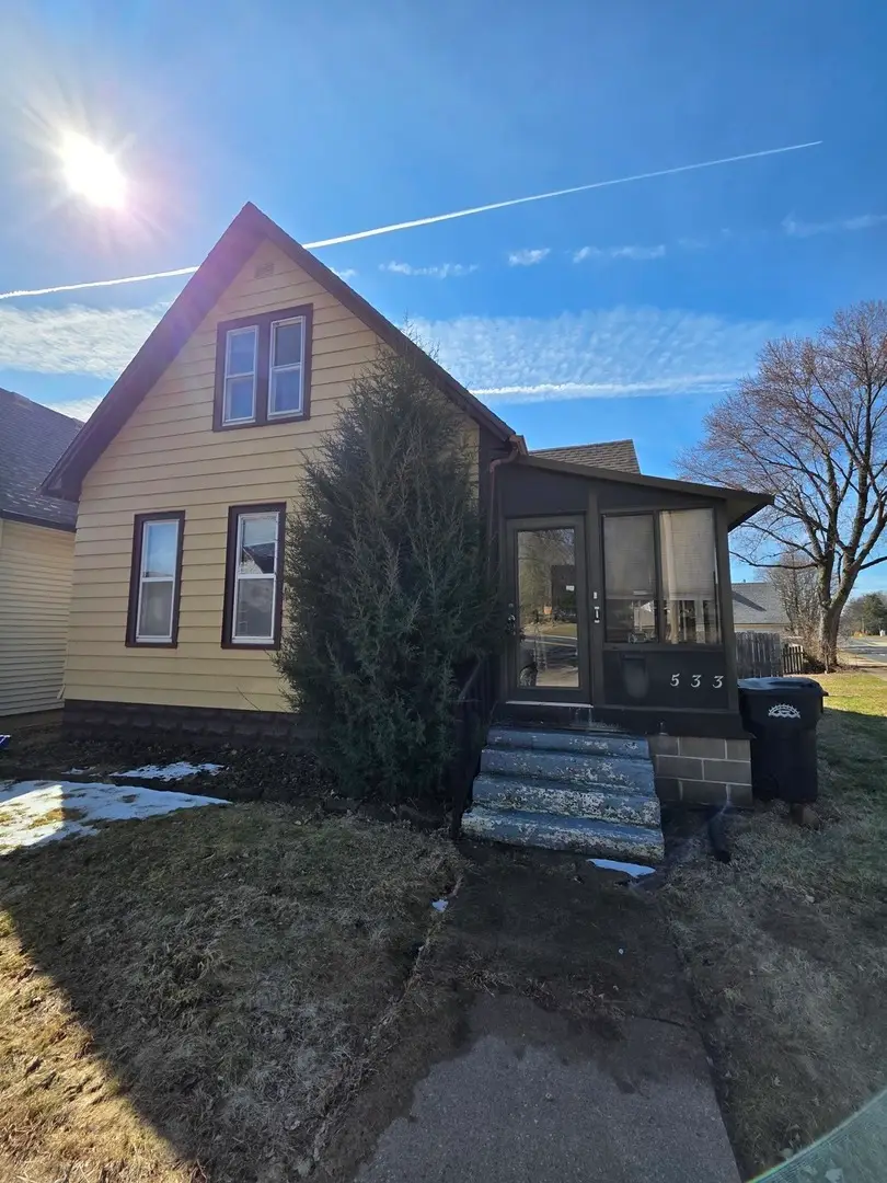 533 6th Avenue N, Clinton, IA 52732 - #1