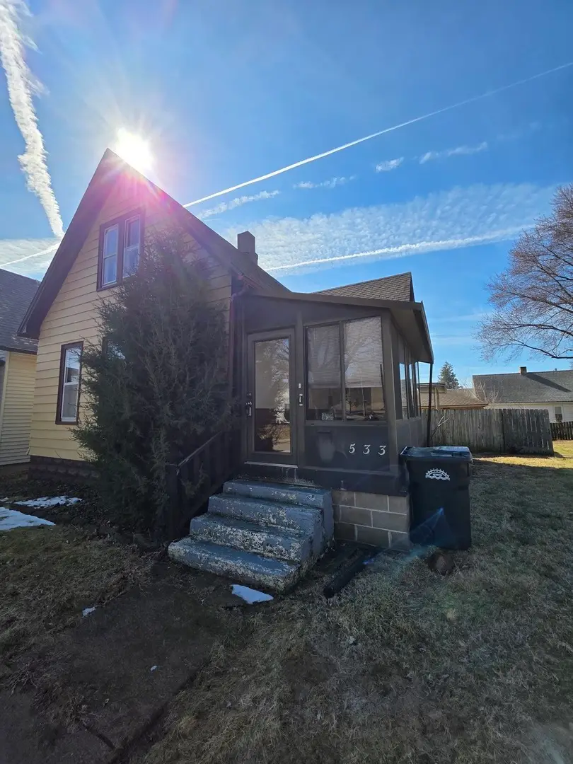 533 6th Avenue N, Clinton, IA 52732 - #2