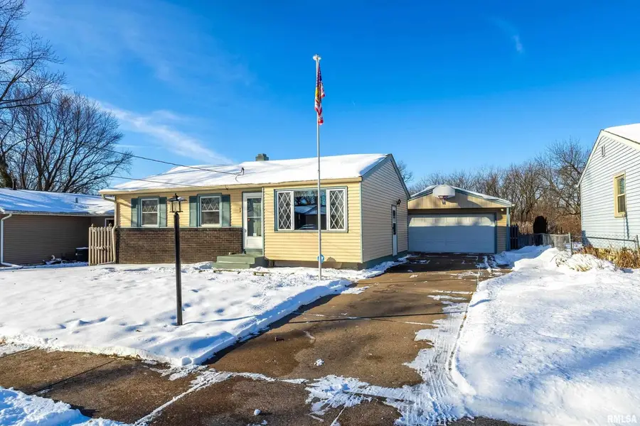 1110 Hillandale Road, Davenport, IA 52804 - Image #2