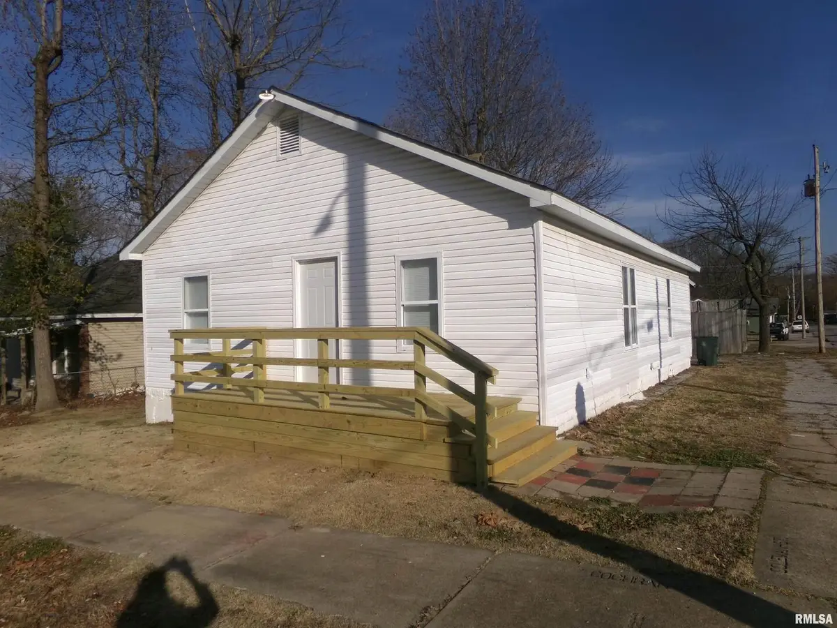402 N Cochran Street, West Frankfort, IL 62896 - #1