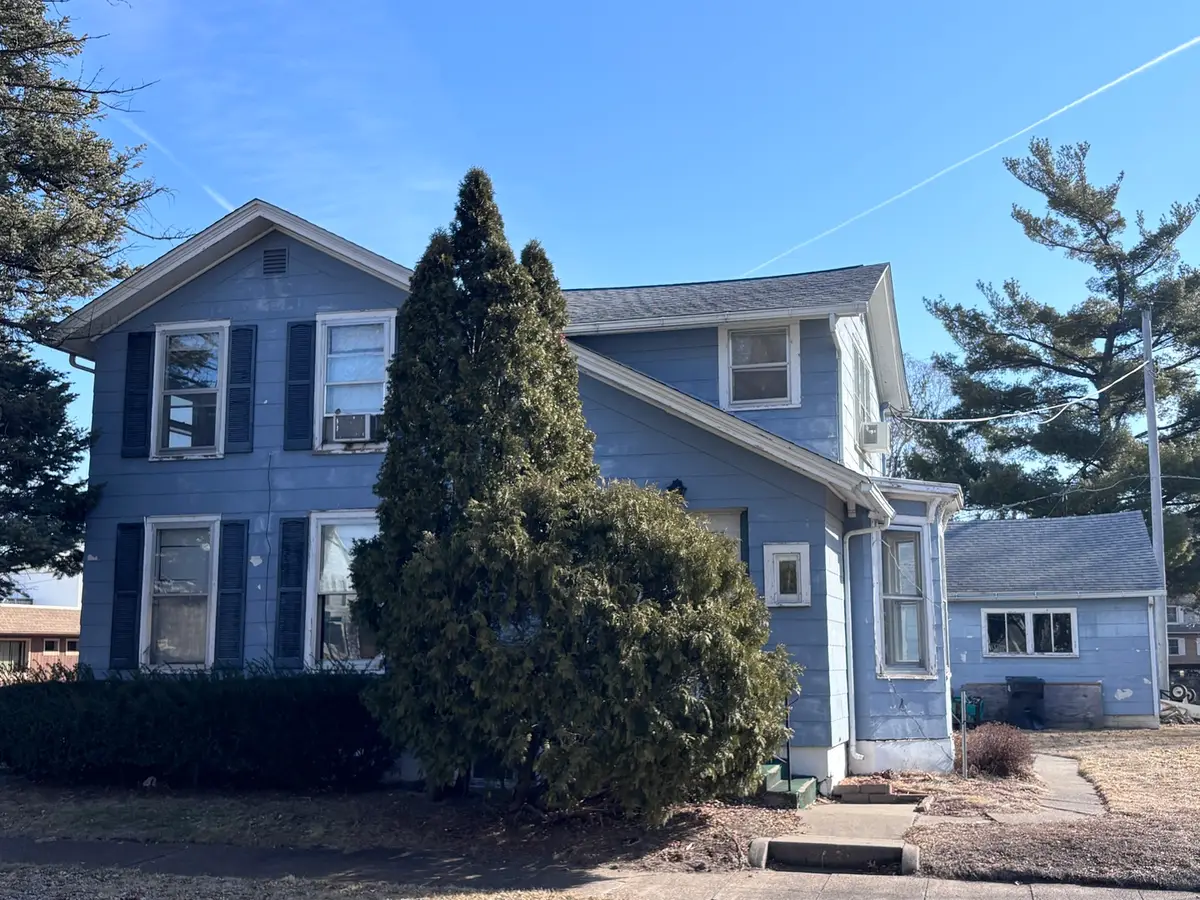 2235 Pershing Blvd Boulevard, Clinton, IA 52732 - #1