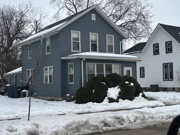 2235 Pershing Blvd Boulevard, Clinton, IA 52732