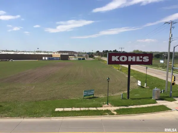 2439 Valley West Court, Clinton, IA 52732