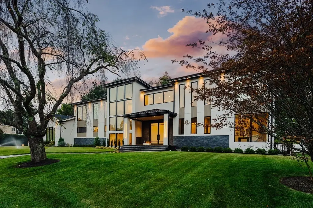 53 Countryside Rd, Newton, MA 02459 - Image #1