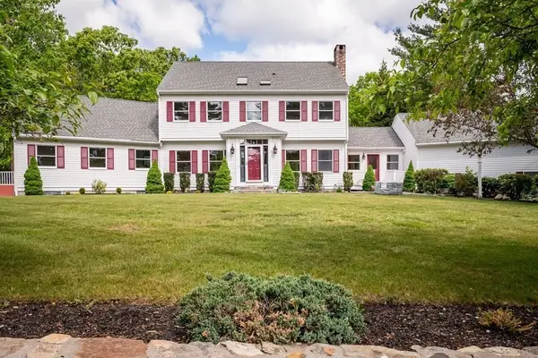 55 Country Club Circle, Pembroke, MA 02359