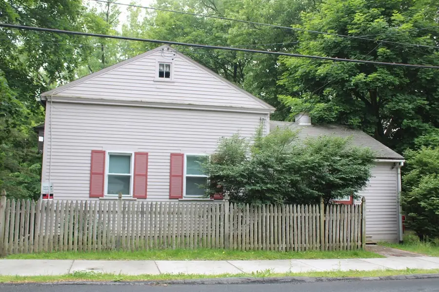 46 Colrain St, Greenfield, MA 01301 - Image #2