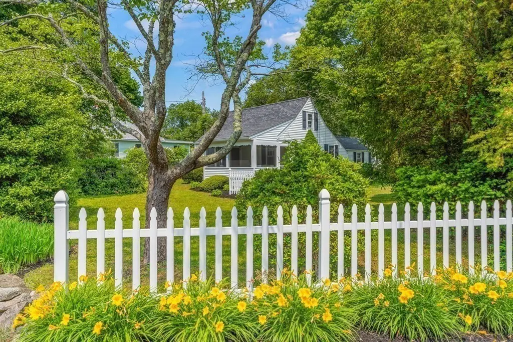 4 Dunaskin Rd, Centerville, MA 02632 - Image #1