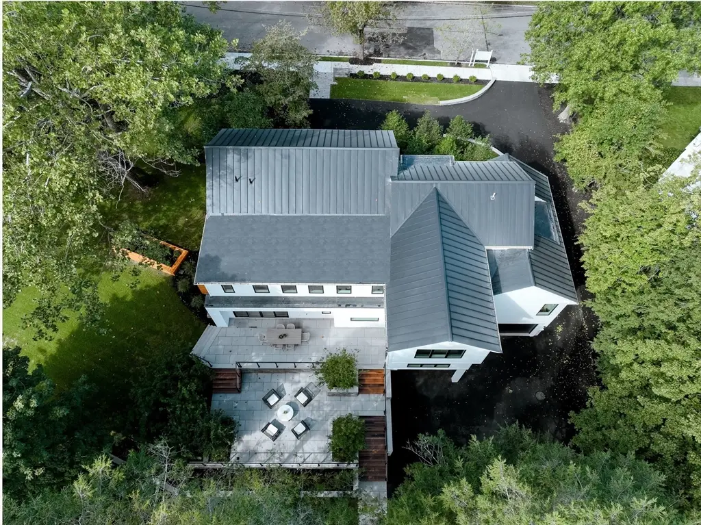 20 Old Farm Rd, Newton, MA 02459 - Image #1