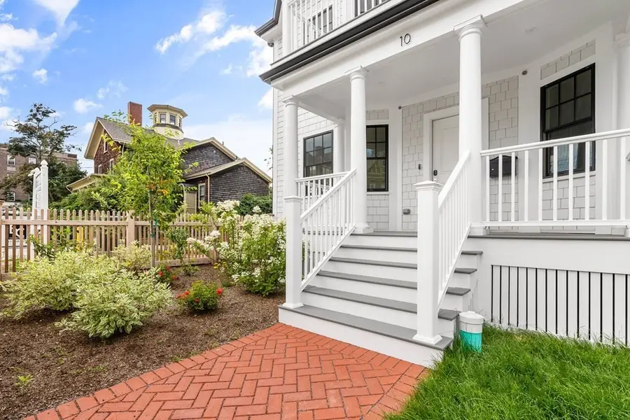 10 Sycamore St #10, Somerville, MA 02143 - Image #3