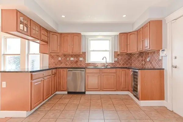 29 S Sydney St #2, Boston, MA 02125