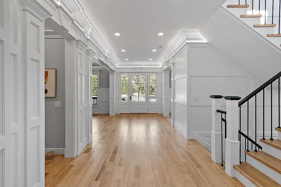 18 Sprague Rd, Wellesley, MA 02481 - Image #3