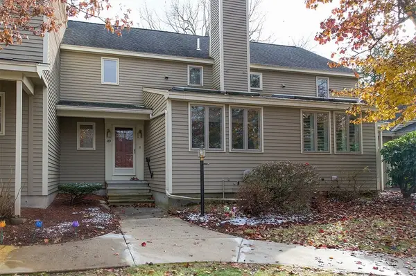 189 Brickett Hill Cir #189, Haverhill, MA 01830