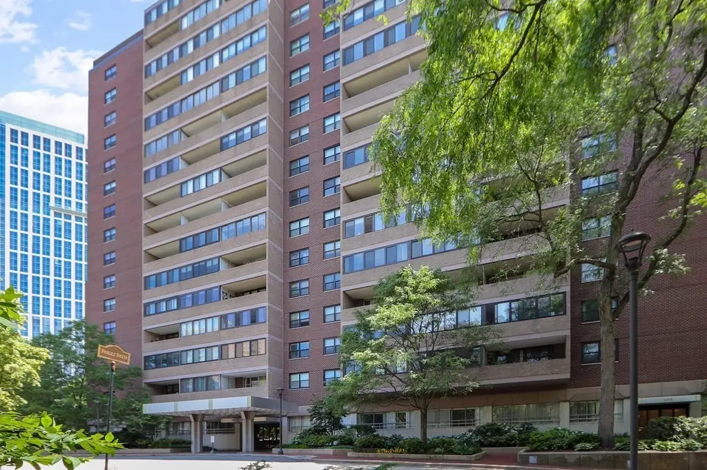 2 Hawthorne Pl #15L, Boston, MA 02114 - Image #1