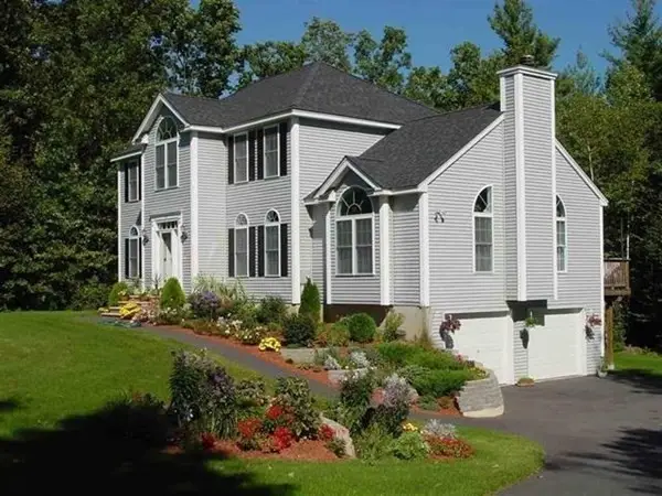 12 Gorton Dr, Danville, NH 03819