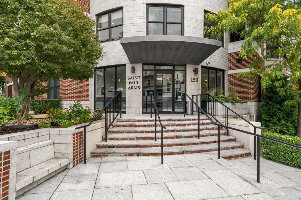 150 Saint Paul St #105, Brookline, MA 02446 - Image #1