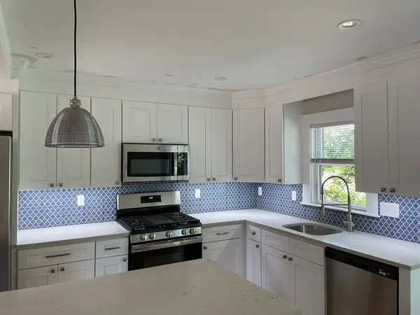 440 Washington St #1, Wellesley, MA 02481