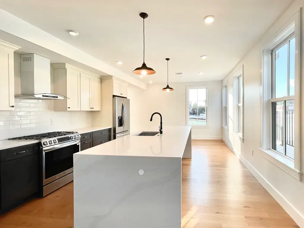 165 Everett St #7, Boston, MA 02128 - #1