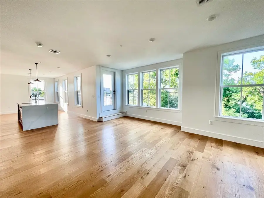 165 Everett St #7, Boston, MA 02128 - #2