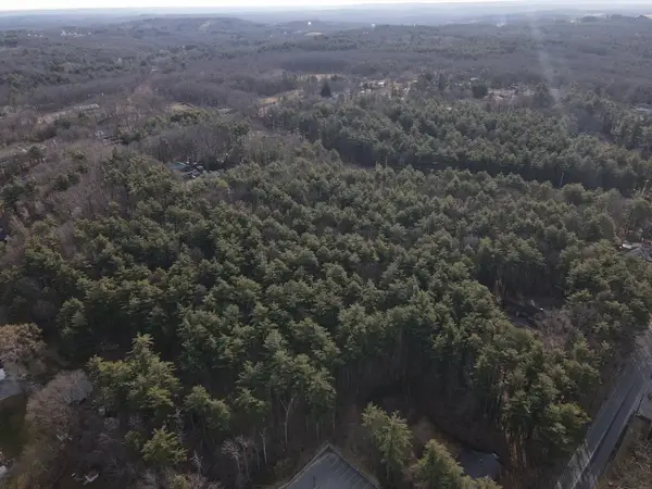 77 Electric Ave, Lunenburg, MA 01462