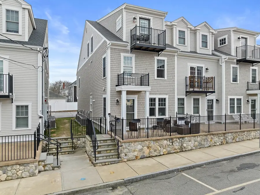 25 Howland St #2, Plymouth, MA 02360 - #2