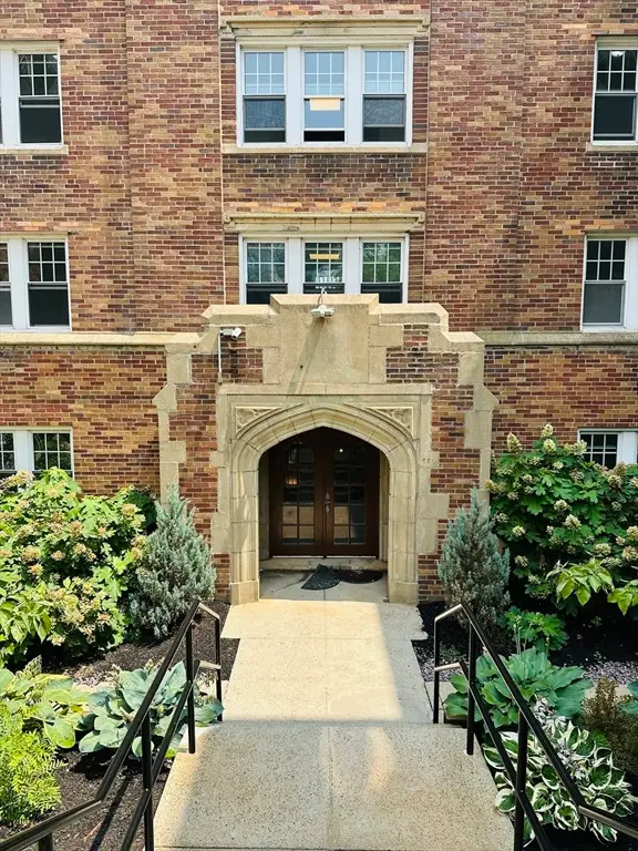 195 Thomas Burgin Parkway #212, Quincy, MA 02169