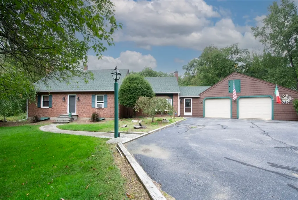 926 Old Turnpike Rd, Oakham, MA 01068 - Image #1
