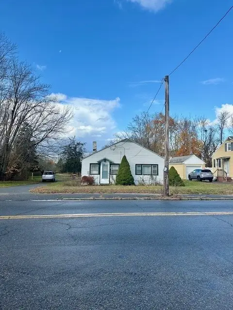 91 S Main St, Acushnet, MA 02743 - Image #3