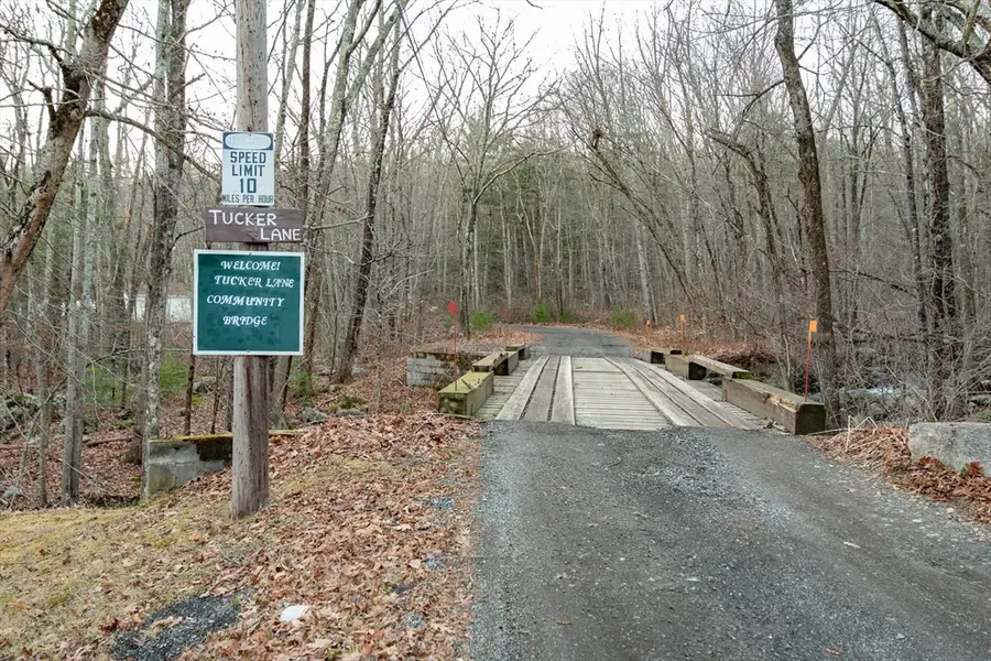 36R Tucker Ln, Sutton, MA 01590 - Image #2