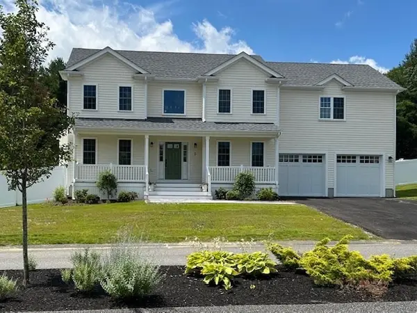 6 Stone Gate Dr, Plymouth, MA 02360