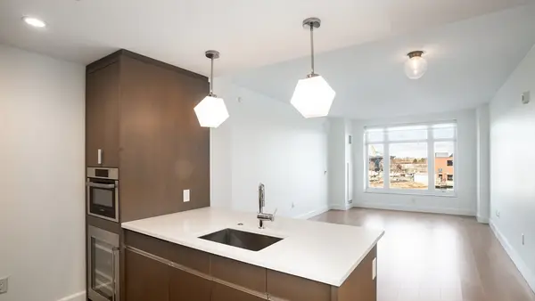 100 Lovejoy Wharf #4-H, Boston, MA 02114