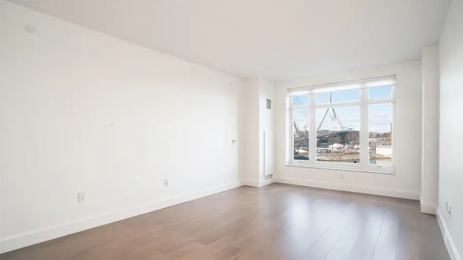 100 Lovejoy Wharf #4-H, Boston, MA 02114 - #3