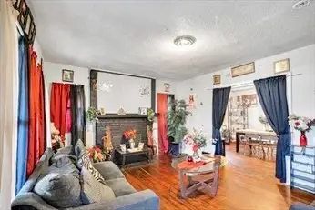 124-126 Westford Cir, Springfield, MA 01109 - Image #3