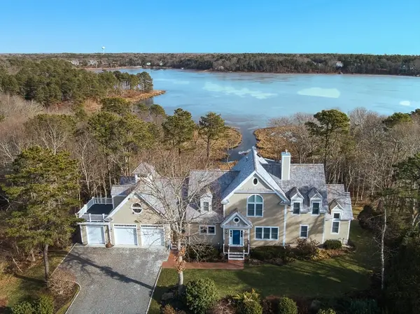 55 Shoestring Bay Road, Mashpee, MA 02649