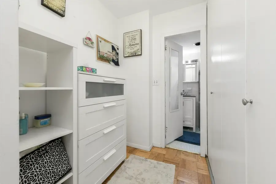 6 Whittier Pl #8P, Boston, MA 02114 - #3