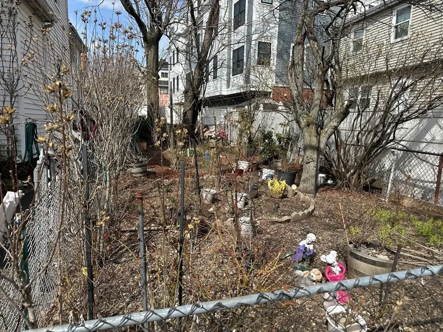 9 Carter St, Everett, MA 02149 - #3